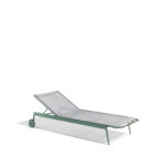 kissi sun lounger with wheels