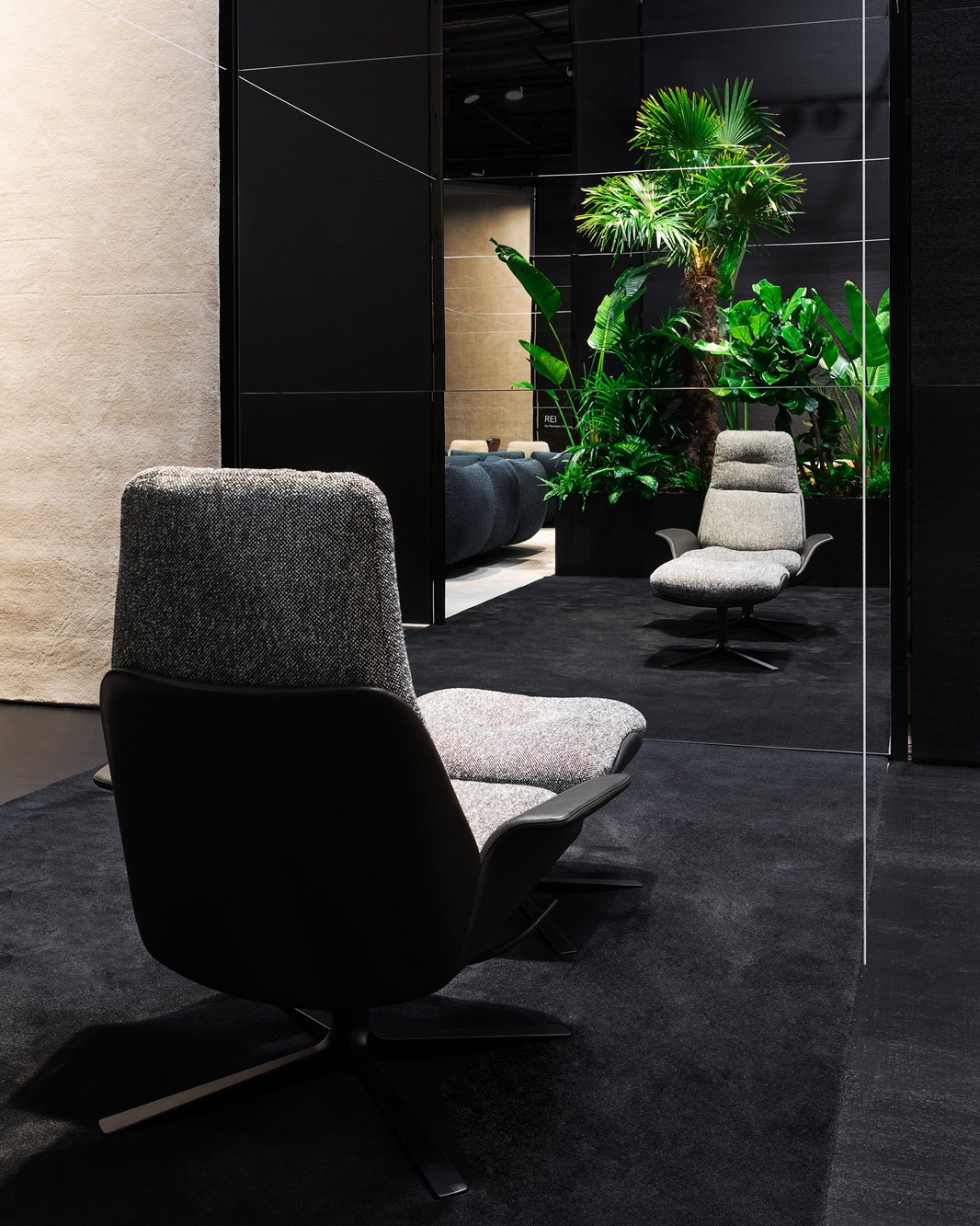 rei armchair - Image 2